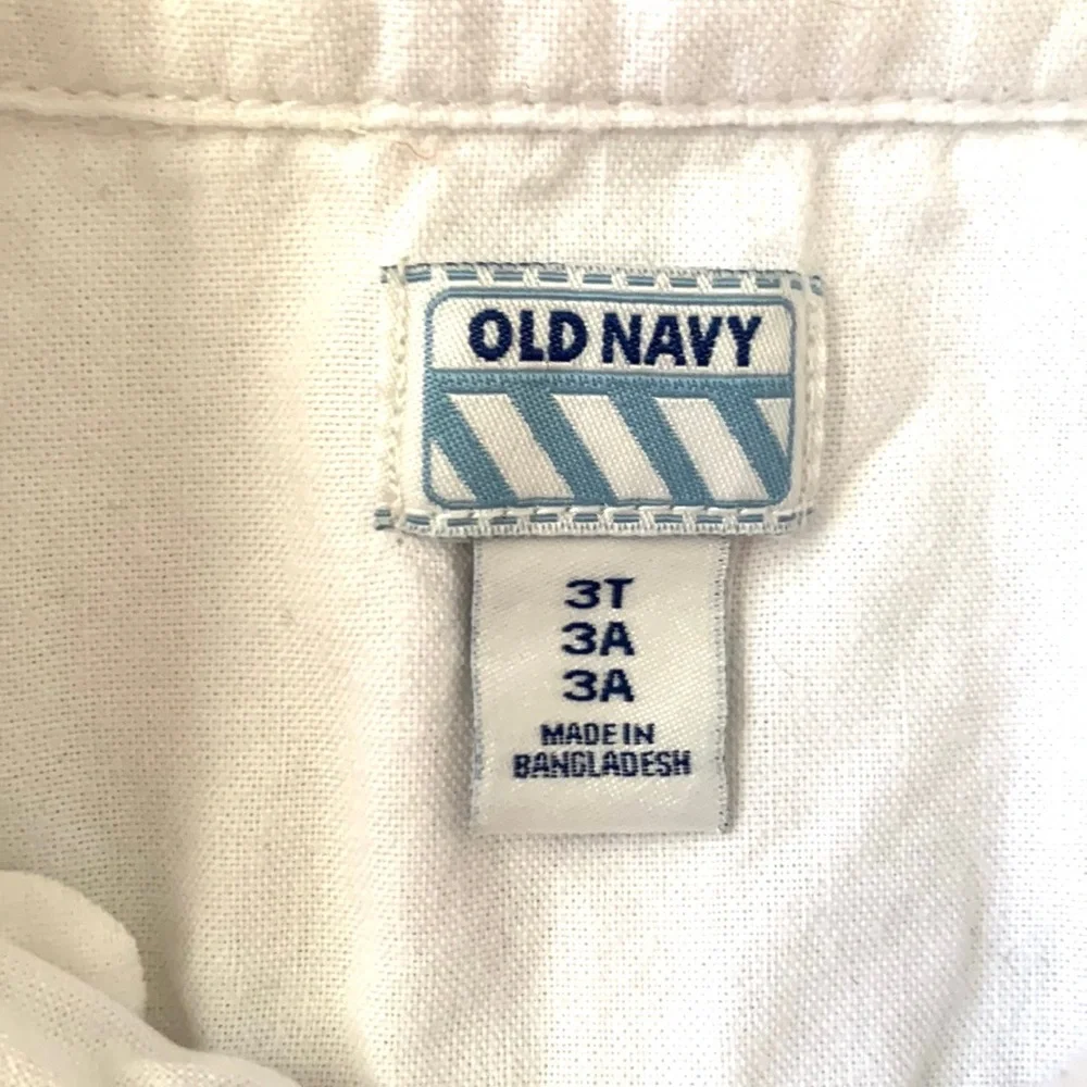 Old Navy 3T Boys White Long Sleeve Button Up Shirt Formal Wear Kids Top